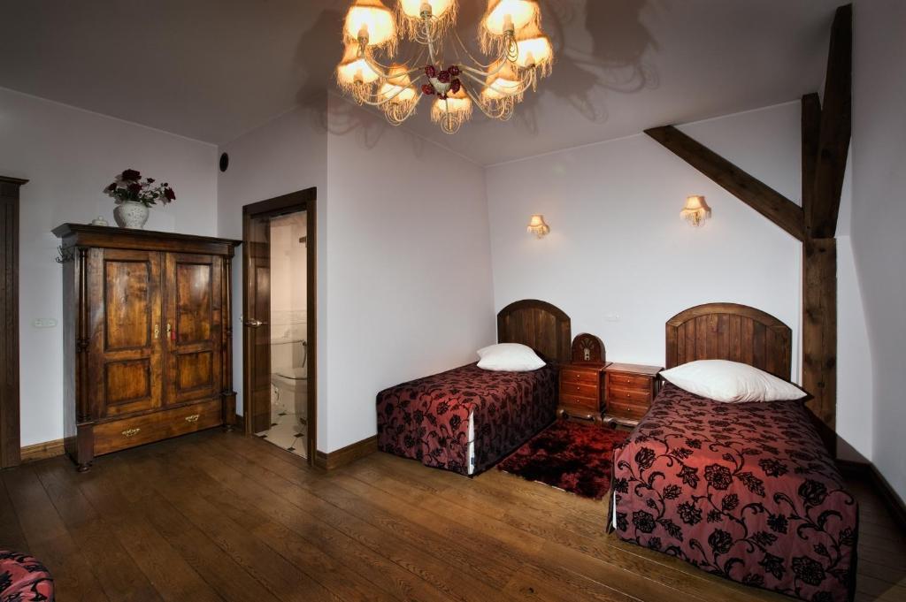 Villa Cztery Pory Roku Zbaszynek Bilik gambar